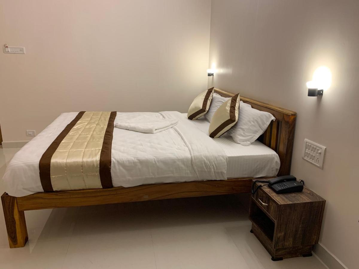 פונדיצ'רי Hotel Rani And Rani Residency מראה חיצוני תמונה