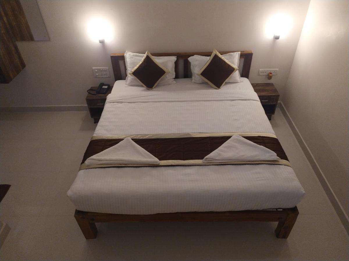 פונדיצ'רי Hotel Rani And Rani Residency מראה חיצוני תמונה